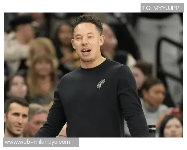 米奇约翰逊谈文班缺席对球队影响坚持原则不变的决心与信念