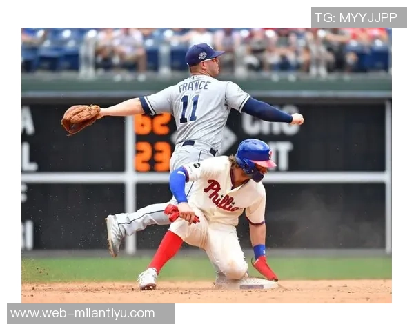 瓦妮莎携女儿观赛道奇不敌对手MLB世界大赛G4令人惋惜