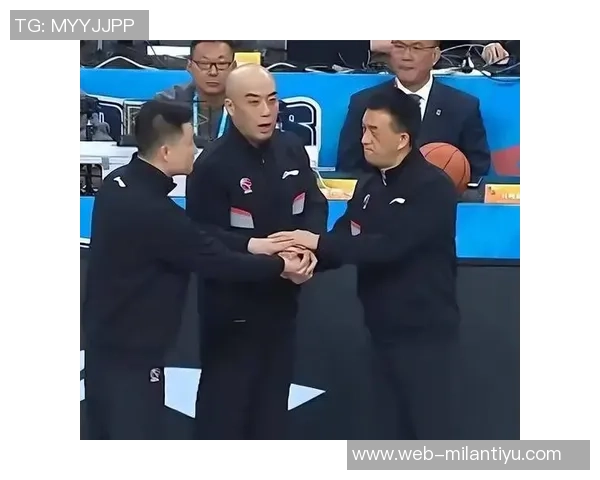 媒体人称赞篮协主动承认裁判错误是进步呼吁更多透明度与公正性