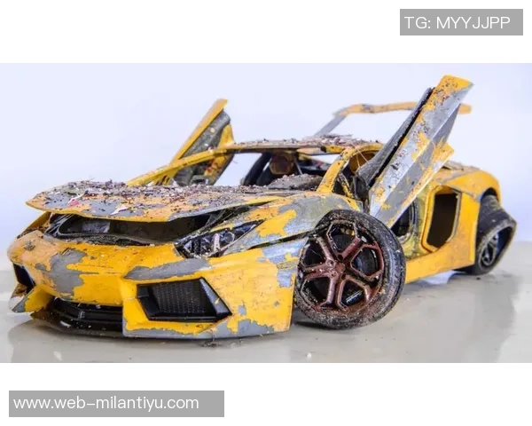 荷兰前国脚经历惊险四车连环撞击兰博基尼惨遭报废