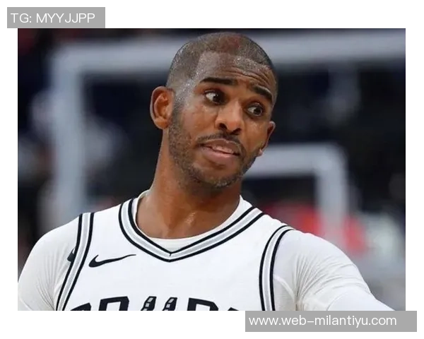 快船原定保罗摇头娃娃之夜因意外取消球迷失望不已 快船原定保罗摇头娃娃之夜因意外取消球迷失望不已